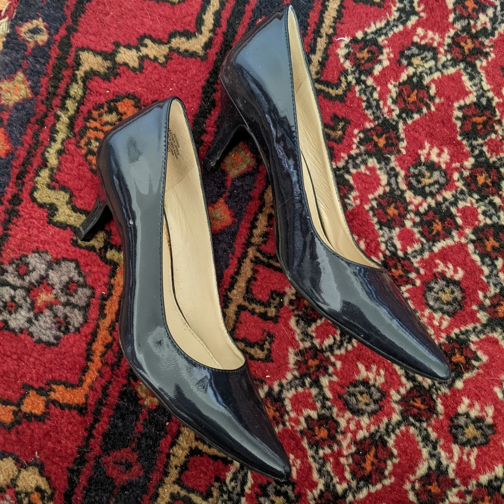 Ann Klein paten leather heels